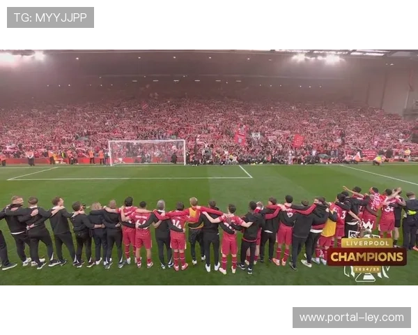 比赛花絮：伯恩茅斯球迷高歌助威，主场气氛热烈