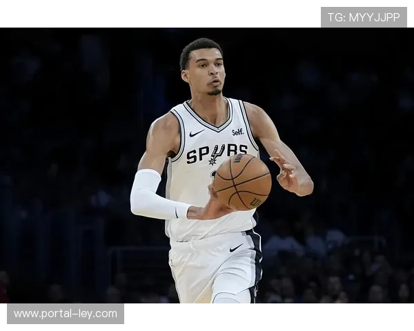 马刺第三节发力逆转魔术，文班亚马防守覆盖力助队守胜